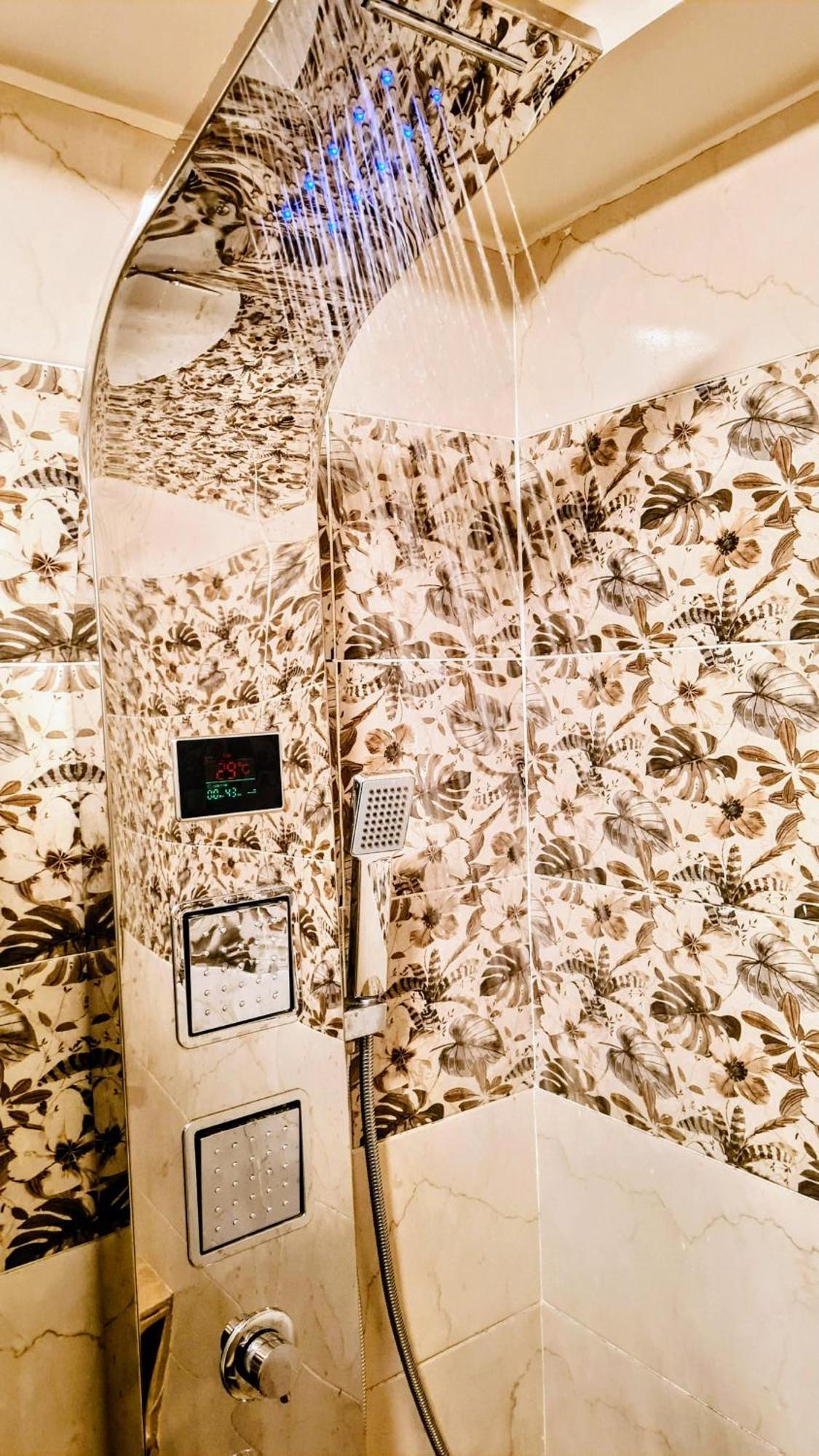 Luxurious 3-bedroom Dokki Downtown - Ideal Location Downtown Giza Apartment
