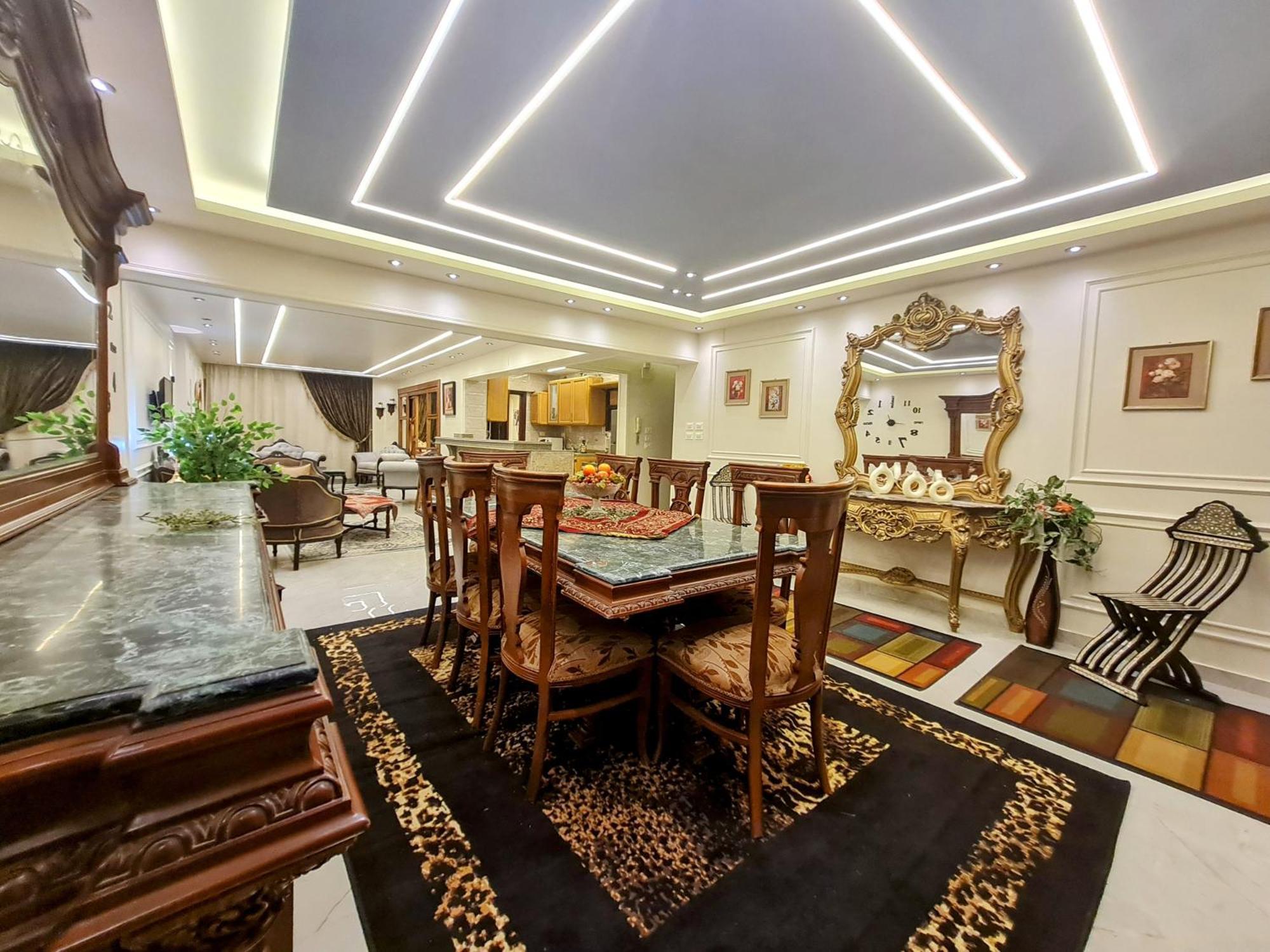 Luxurious 3-bedroom Dokki Downtown - Ideal Location Downtown Giza Apartment *