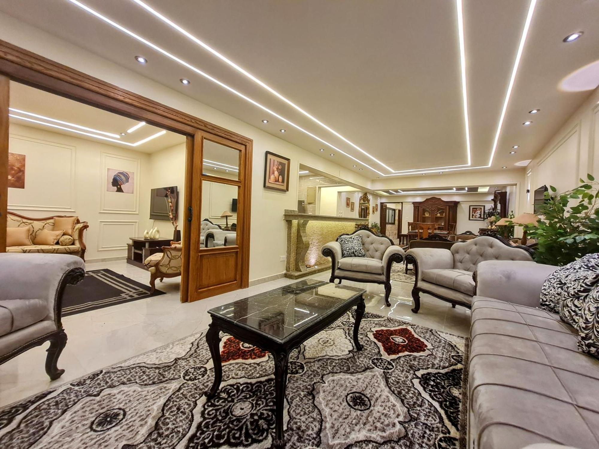 Apartment Luxurious 3-bedroom Dokki Downtown - Ideal Location Downtown Giza *