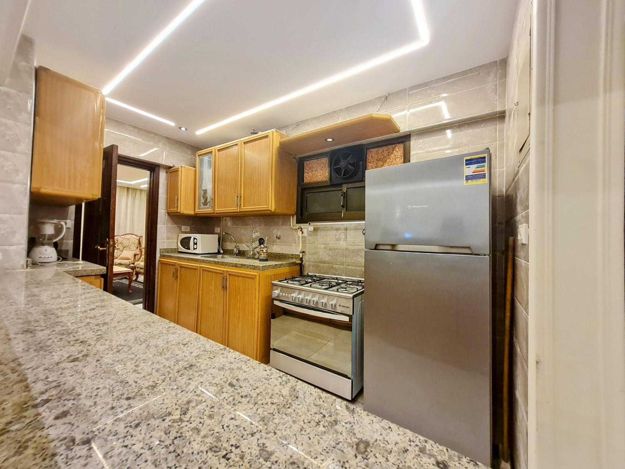 Luxurious 3-bedroom Dokki Downtown - Ideal Location Downtown Giza Apartment *