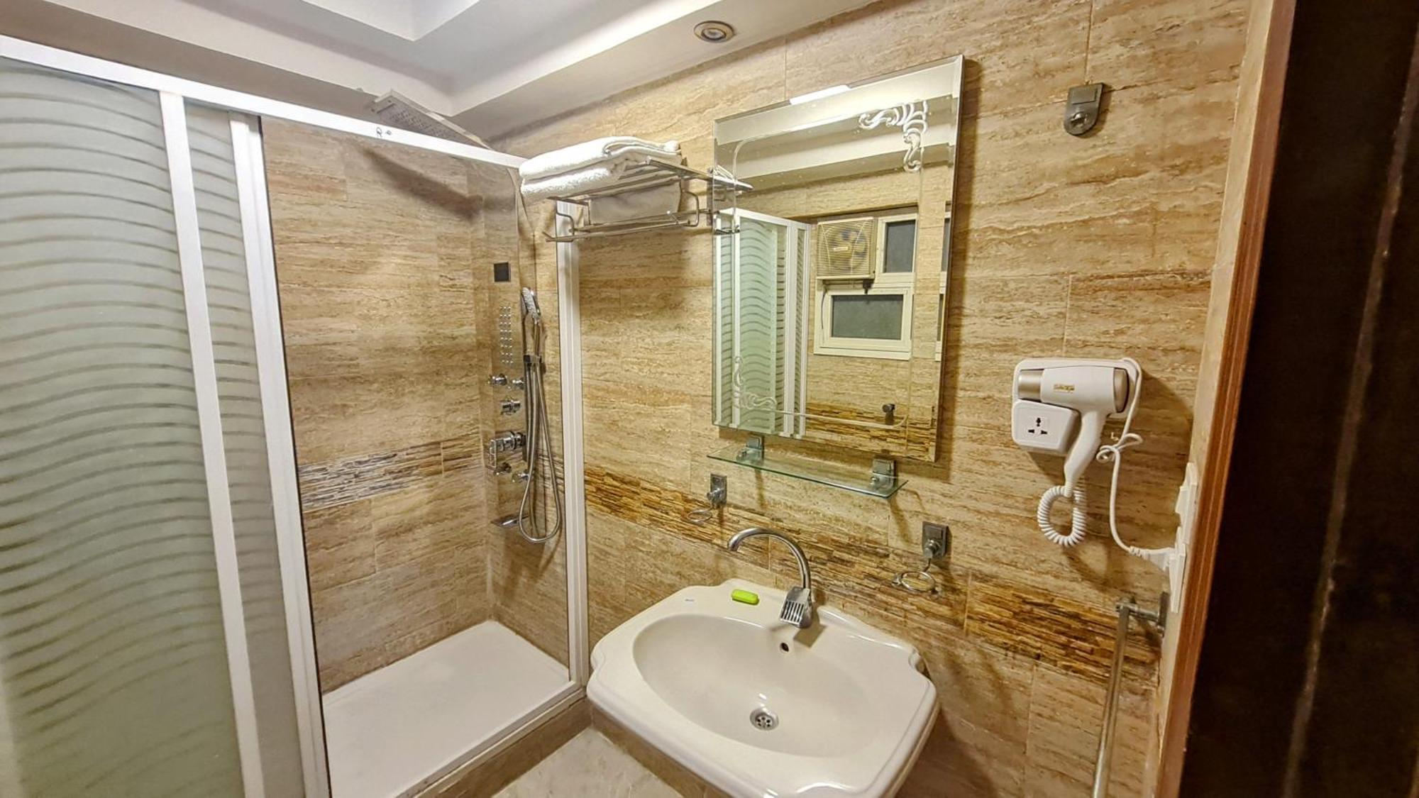 Apartment Luxurious 3-bedroom Dokki Downtown - Ideal Location Downtown Giza Cairo